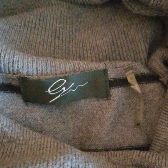 Gray and black striped sweater - Picture 2 of 2